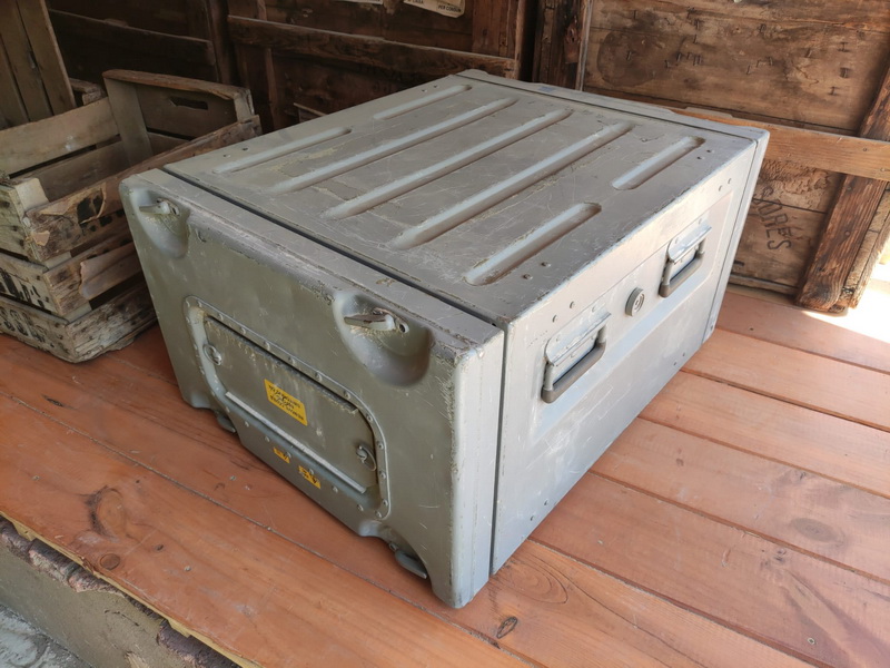 caja militar metal 36x53x69-4 9u